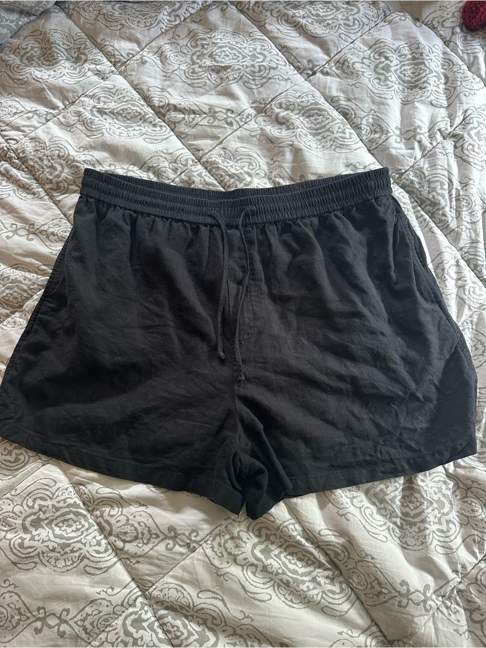 Treasure & Bond Black Linen Drawstring Shorts | Size L